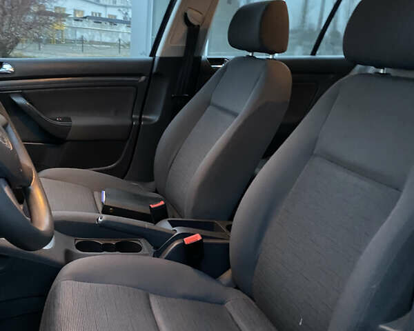 Чорний Фольксваген Гольф, об'ємом двигуна 1.6 л та пробігом 198 тис. км за 5200 $, фото 6 на Automoto.ua