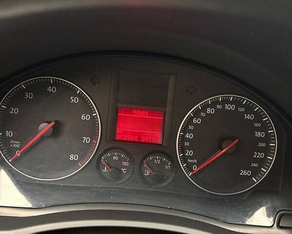 Черный Фольксваген Гольф, объемом двигателя 1.6 л и пробегом 313 тыс. км за 4600 $, фото 8 на Automoto.ua