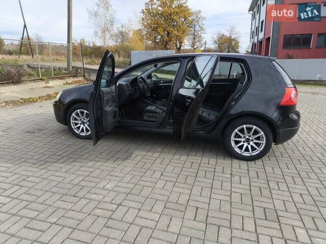 Фольксваген Гольф 2004 в Сторожинце на Automoto.ua Черный Фольксваген Гольф, объемом двигателя 1.6 л и пробегом 307 тыс. км за 5850 $, фото 2 на Automoto.ua