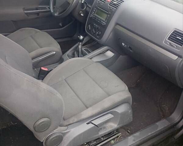 Фольксваген Гольф 2004 у Яворове на Automoto.ua Чорний Фольксваген Гольф, об'ємом двигуна 1.4 л та пробігом 180 тис. км за 3000 $, фото 2 на Automoto.ua