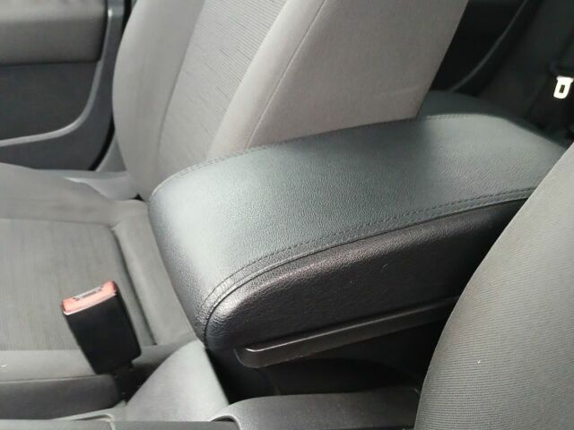 Черный Фольксваген Гольф, объемом двигателя 1.4 л и пробегом 290 тыс. км за 4500 $, фото 11 на Automoto.ua