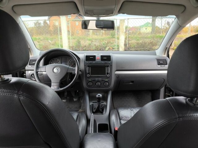 Черный Фольксваген Гольф, объемом двигателя 1.6 л и пробегом 309 тыс. км за 5300 $, фото 6 на Automoto.ua