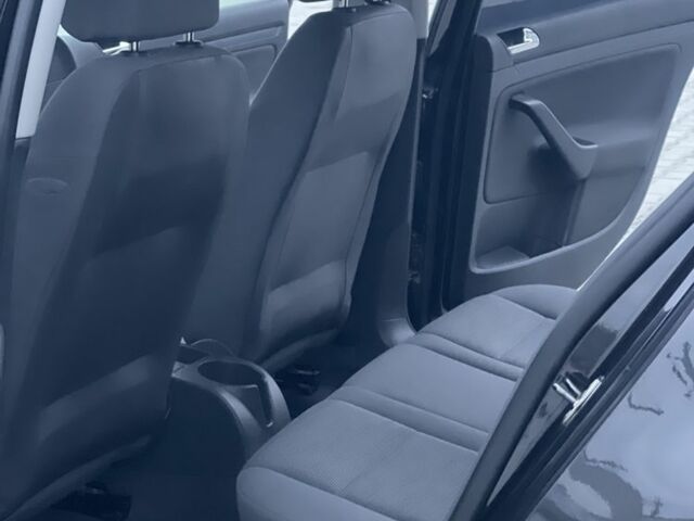 Черный Фольксваген Гольф, объемом двигателя 1.4 л и пробегом 234 тыс. км за 5400 $, фото 13 на Automoto.ua