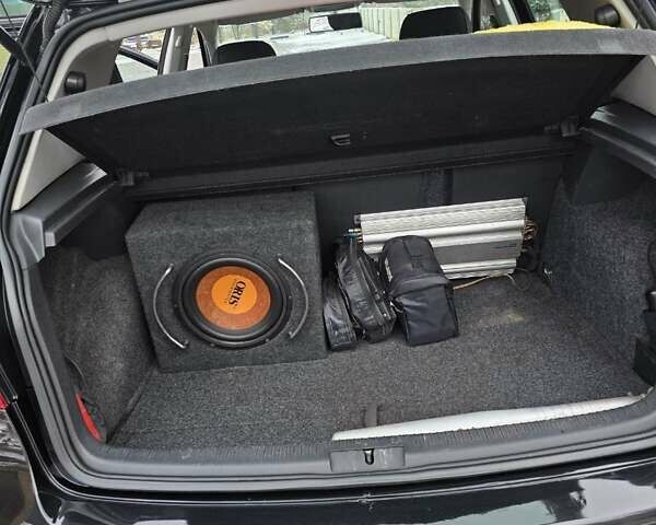 Чорний Фольксваген Гольф, об'ємом двигуна 1.6 л та пробігом 193 тис. км за 6000 $, фото 7 на Automoto.ua