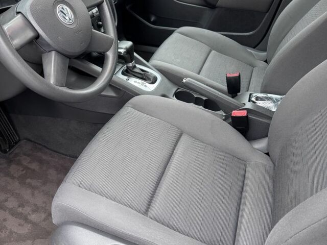 Чорний Фольксваген Гольф, об'ємом двигуна 1.6 л та пробігом 198 тис. км за 5100 $, фото 18 на Automoto.ua