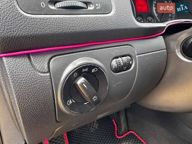 Черный Фольксваген Гольф, объемом двигателя 1.4 л и пробегом 214 тыс. км за 5490 $, фото 12 на Automoto.ua