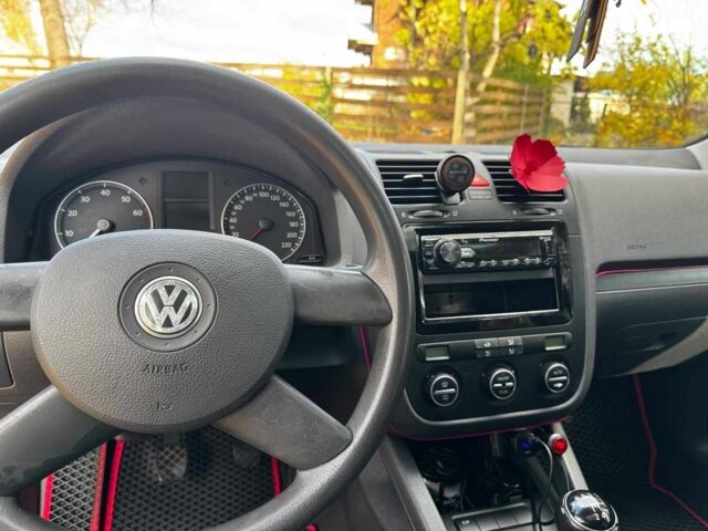 Черный Фольксваген Гольф, объемом двигателя 1.4 л и пробегом 214 тыс. км за 5490 $, фото 18 на Automoto.ua