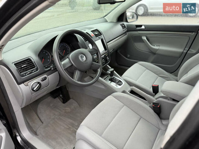 Чорний Фольксваген Гольф, об'ємом двигуна 1.6 л та пробігом 220 тис. км за 6250 $, фото 28 на Automoto.ua