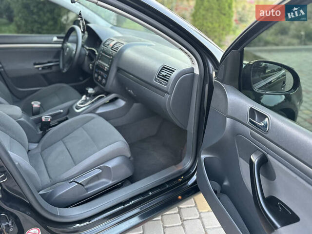 Черный Фольксваген Гольф, объемом двигателя 1.98 л и пробегом 313 тыс. км за 6200 $, фото 20 на Automoto.ua