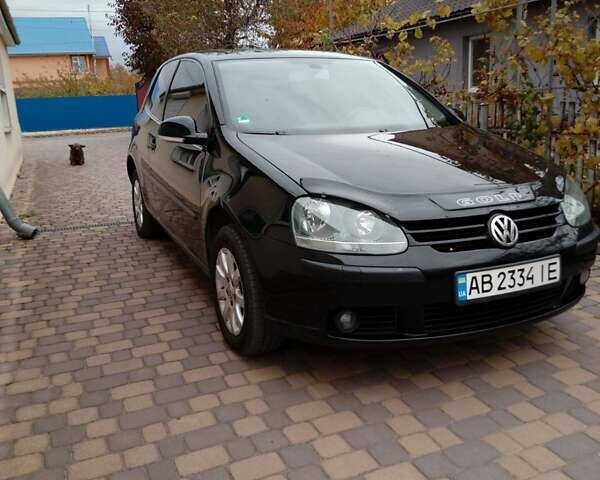 Черный Фольксваген Гольф, объемом двигателя 1.6 л и пробегом 246 тыс. км за 4900 $, фото 1 на Automoto.ua
