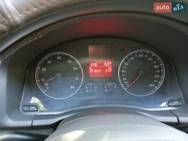 Черный Фольксваген Гольф, объемом двигателя 1.6 л и пробегом 251 тыс. км за 6200 $, фото 6 на Automoto.ua