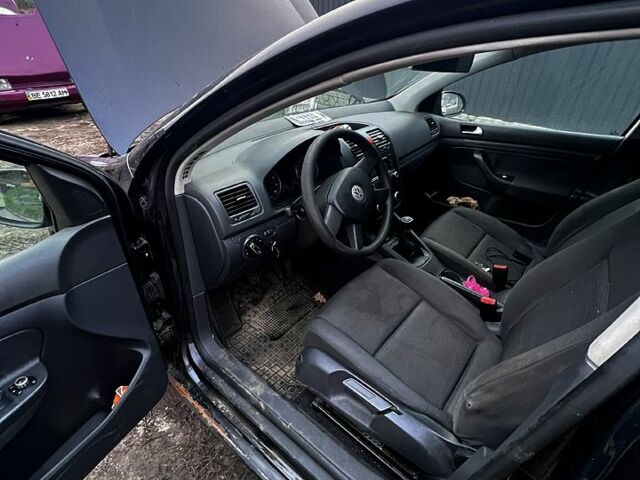 Черный Фольксваген Гольф, объемом двигателя 1.4 л и пробегом 0 тыс. км за 5000 $, фото 3 на Automoto.ua