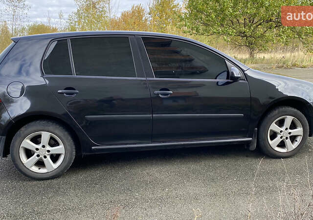 Черный Фольксваген Гольф, объемом двигателя 1.6 л и пробегом 245 тыс. км за 5400 $, фото 3 на Automoto.ua
