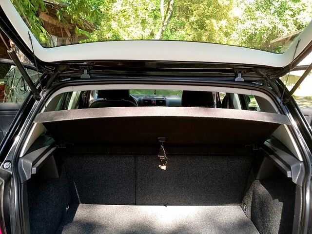 Черный Фольксваген Гольф, объемом двигателя 1.4 л и пробегом 230 тыс. км за 5450 $, фото 5 на Automoto.ua