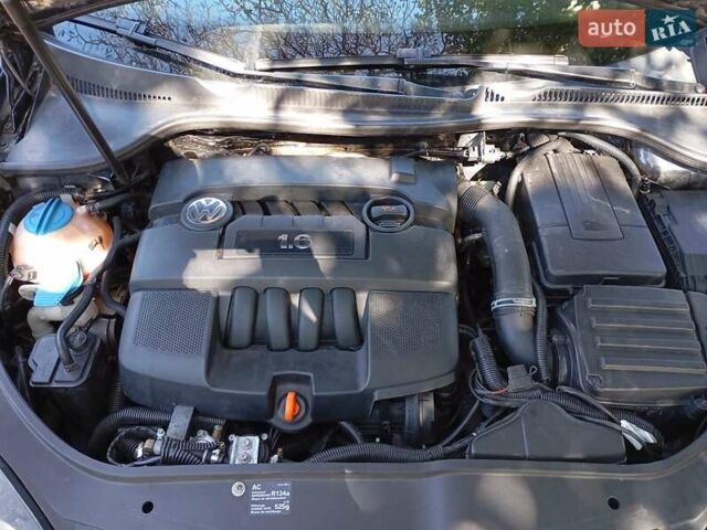 Черный Фольксваген Гольф, объемом двигателя 1.6 л и пробегом 251 тыс. км за 6200 $, фото 7 на Automoto.ua