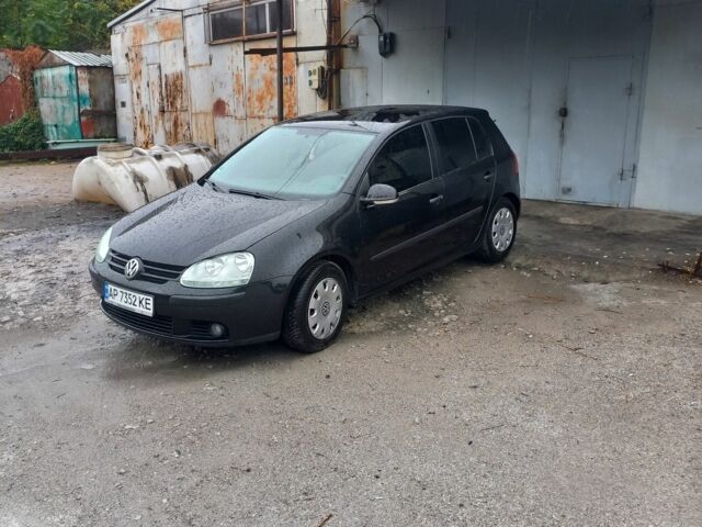 Черный Фольксваген Гольф, объемом двигателя 1.6 л и пробегом 272 тыс. км за 5500 $, фото 1 на Automoto.ua