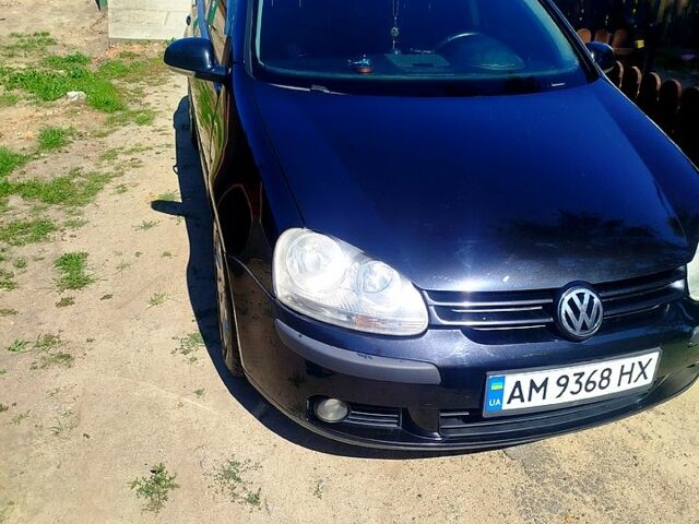 Черный Фольксваген Гольф, объемом двигателя 1.6 л и пробегом 239 тыс. км за 3800 $, фото 4 на Automoto.ua