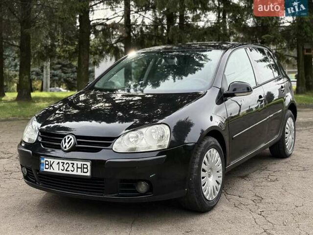 Черный Фольксваген Гольф, объемом двигателя 1.97 л и пробегом 418 тыс. км за 4650 $, фото 1 на Automoto.ua