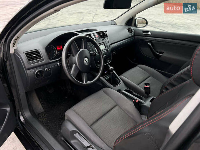 Черный Фольксваген Гольф, объемом двигателя 1.39 л и пробегом 205 тыс. км за 3400 $, фото 6 на Automoto.ua