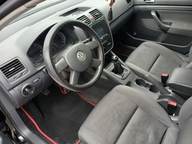 Черный Фольксваген Гольф, объемом двигателя 1.4 л и пробегом 290 тыс. км за 4500 $, фото 14 на Automoto.ua