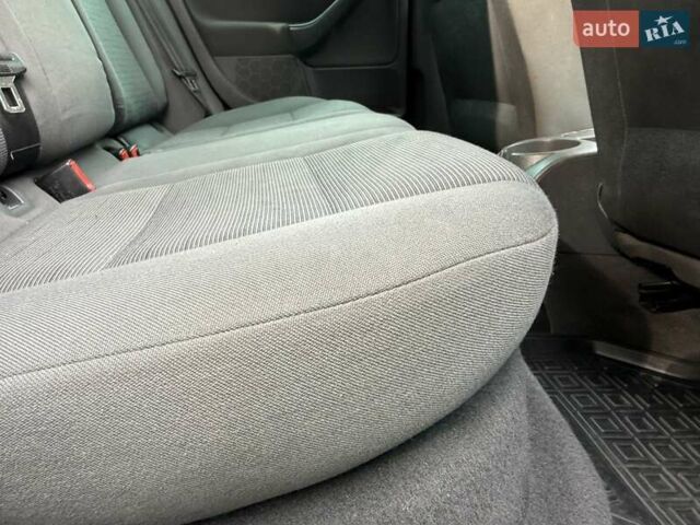 Черный Фольксваген Гольф, объемом двигателя 1.97 л и пробегом 418 тыс. км за 4650 $, фото 37 на Automoto.ua