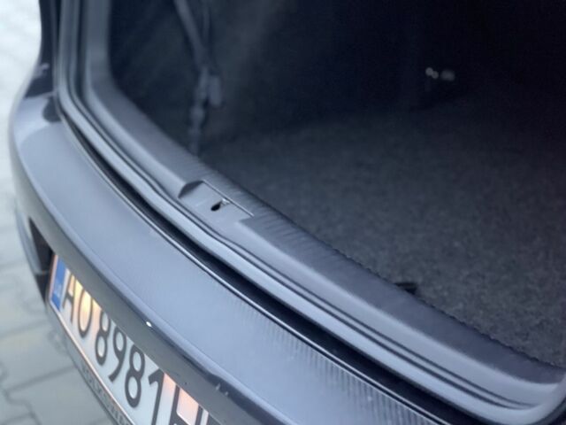 Черный Фольксваген Гольф, объемом двигателя 1.4 л и пробегом 234 тыс. км за 5400 $, фото 23 на Automoto.ua