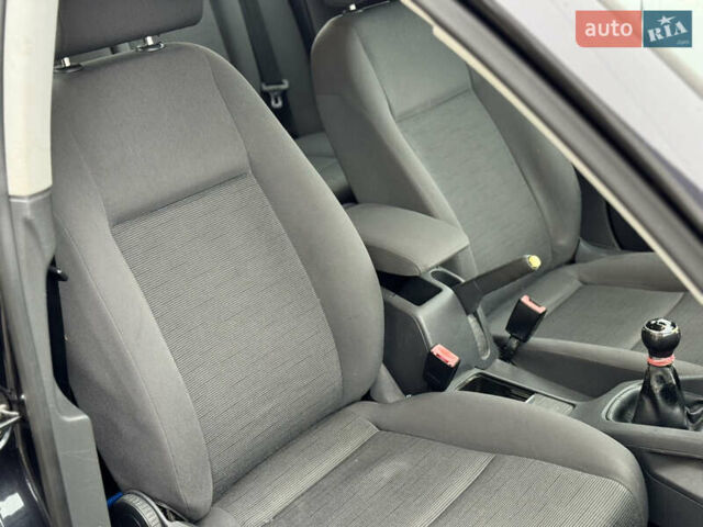 Черный Фольксваген Гольф, объемом двигателя 1.4 л и пробегом 197 тыс. км за 4999 $, фото 23 на Automoto.ua