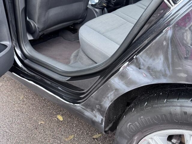 Чорний Фольксваген Гольф, об'ємом двигуна 1.6 л та пробігом 198 тис. км за 5100 $, фото 9 на Automoto.ua