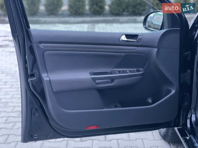 Черный Фольксваген Гольф, объемом двигателя 1.39 л и пробегом 233 тыс. км за 5400 $, фото 12 на Automoto.ua