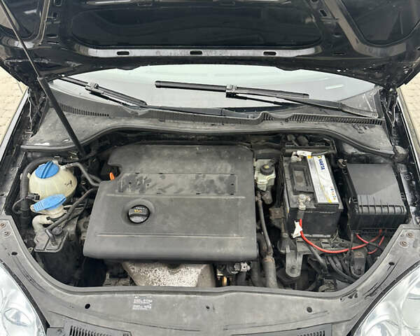 Черный Фольксваген Гольф, объемом двигателя 1.39 л и пробегом 199 тыс. км за 5000 $, фото 9 на Automoto.ua