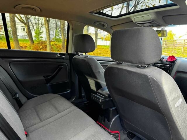 Черный Фольксваген Гольф, объемом двигателя 1.4 л и пробегом 214 тыс. км за 5490 $, фото 23 на Automoto.ua