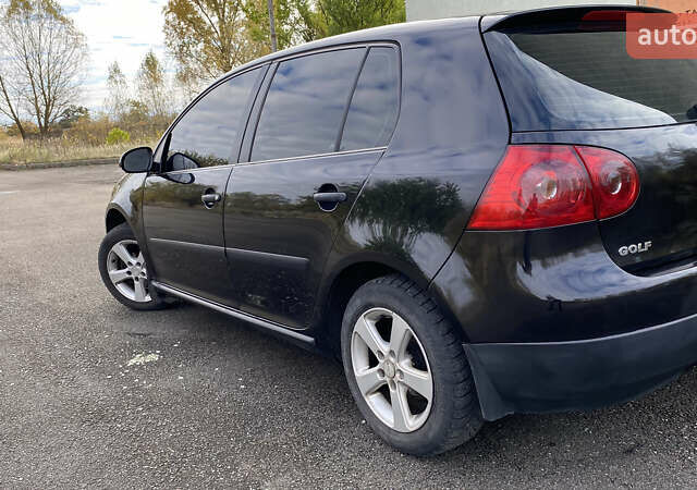 Черный Фольксваген Гольф, объемом двигателя 1.6 л и пробегом 245 тыс. км за 5400 $, фото 6 на Automoto.ua