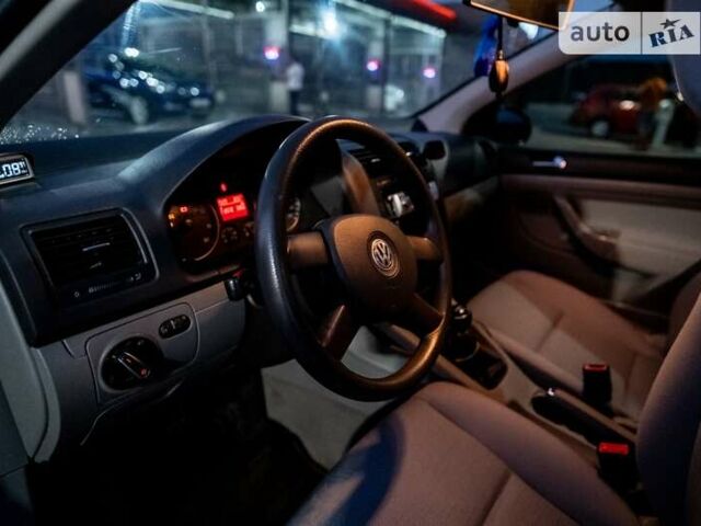 Чорний Фольксваген Гольф, об'ємом двигуна 1.4 л та пробігом 216 тис. км за 5200 $, фото 11 на Automoto.ua