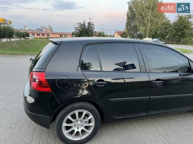 Черный Фольксваген Гольф, объемом двигателя 1.6 л и пробегом 226 тыс. км за 5200 $, фото 7 на Automoto.ua