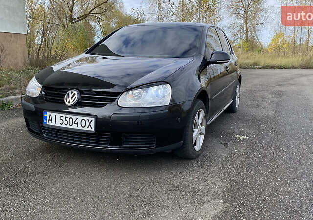 Черный Фольксваген Гольф, объемом двигателя 1.6 л и пробегом 245 тыс. км за 5400 $, фото 1 на Automoto.ua