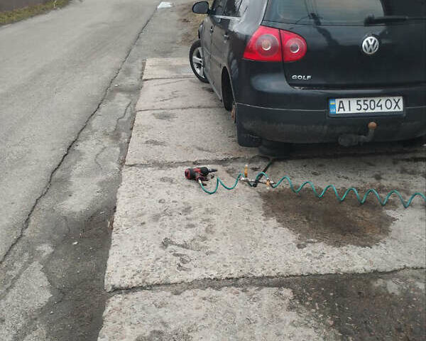 Черный Фольксваген Гольф, объемом двигателя 1.6 л и пробегом 245 тыс. км за 5400 $, фото 23 на Automoto.ua