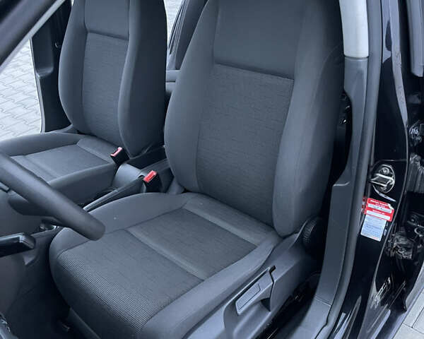 Черный Фольксваген Гольф, объемом двигателя 1.39 л и пробегом 233 тыс. км за 5400 $, фото 11 на Automoto.ua