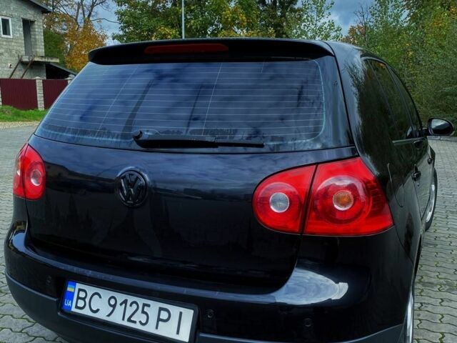 Черный Фольксваген Гольф, объемом двигателя 1.6 л и пробегом 222 тыс. км за 5600 $, фото 2 на Automoto.ua