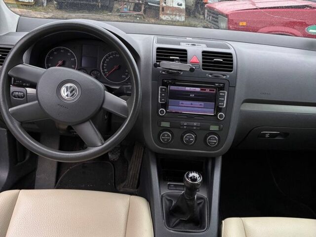 Чорний Фольксваген Гольф, об'ємом двигуна 1.6 л та пробігом 313 тис. км за 4600 $, фото 10 на Automoto.ua