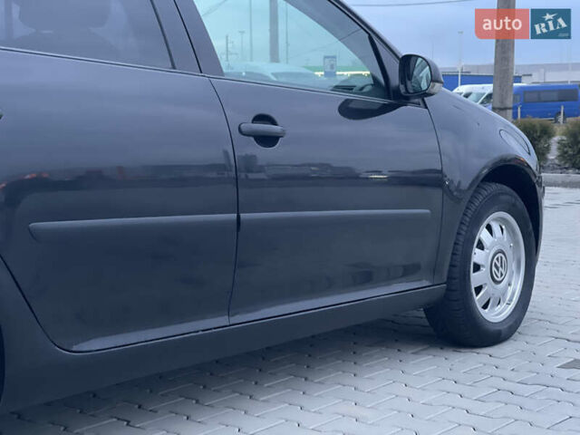 Черный Фольксваген Гольф, объемом двигателя 1.39 л и пробегом 233 тыс. км за 5400 $, фото 8 на Automoto.ua