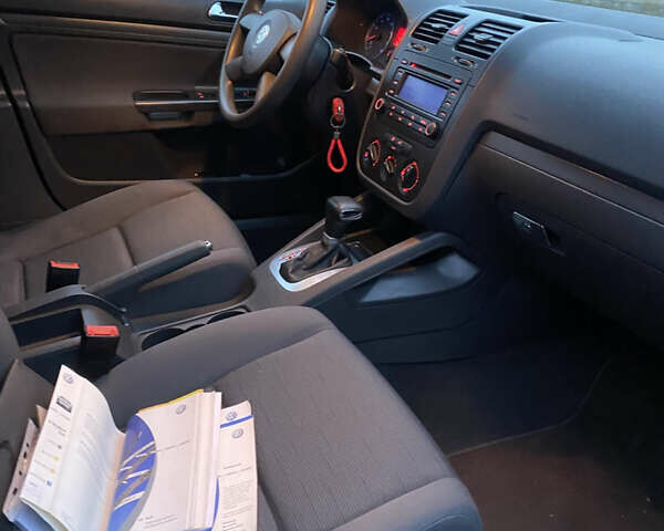 Чорний Фольксваген Гольф, об'ємом двигуна 1.6 л та пробігом 198 тис. км за 5200 $, фото 12 на Automoto.ua