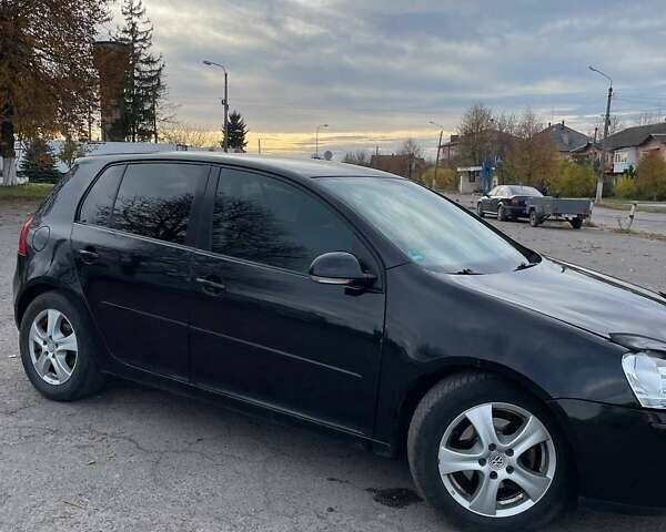 Черный Фольксваген Гольф, объемом двигателя 1.6 л и пробегом 266 тыс. км за 4555 $, фото 1 на Automoto.ua