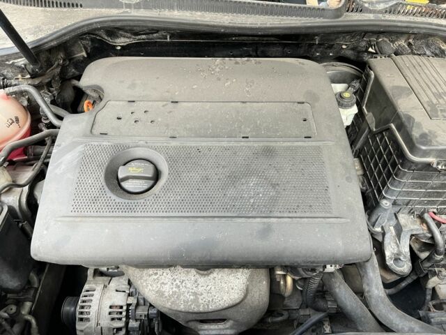 Чорний Фольксваген Гольф, об'ємом двигуна 1.4 л та пробігом 250 тис. км за 5600 $, фото 6 на Automoto.ua