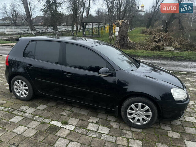 Черный Фольксваген Гольф, объемом двигателя 1.39 л и пробегом 200 тыс. км за 5500 $, фото 3 на Automoto.ua