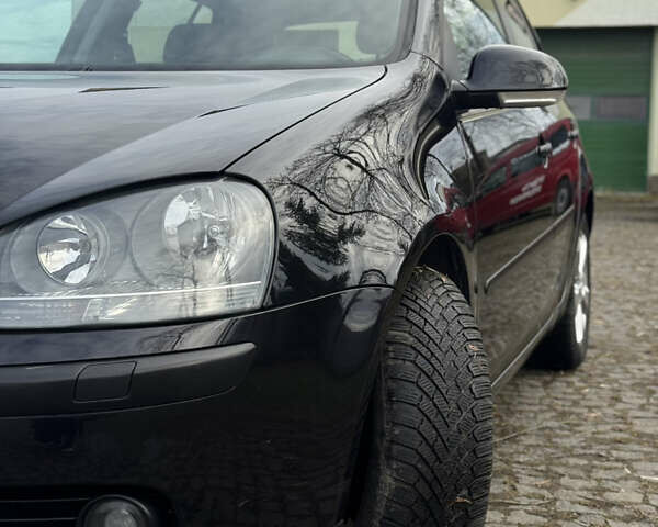 Черный Фольксваген Гольф, объемом двигателя 1.6 л и пробегом 200 тыс. км за 5200 $, фото 3 на Automoto.ua