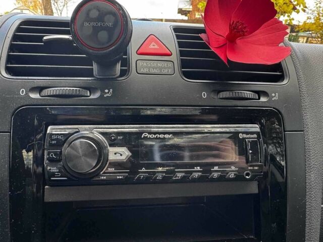 Черный Фольксваген Гольф, объемом двигателя 1.4 л и пробегом 214 тыс. км за 5490 $, фото 15 на Automoto.ua