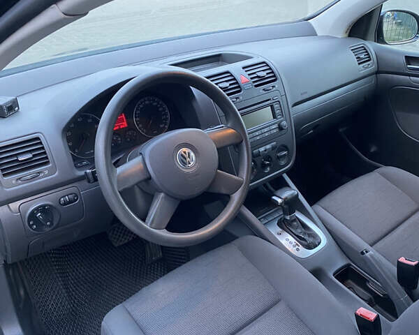 Чорний Фольксваген Гольф, об'ємом двигуна 1.6 л та пробігом 270 тис. км за 5900 $, фото 11 на Automoto.ua