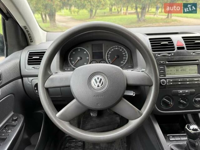 Черный Фольксваген Гольф, объемом двигателя 1.97 л и пробегом 418 тыс. км за 4650 $, фото 48 на Automoto.ua