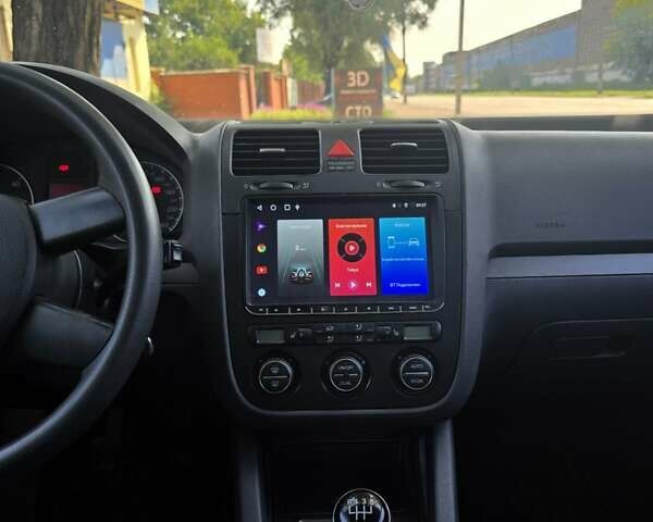 Черный Фольксваген Гольф, объемом двигателя 1.9 л и пробегом 302 тыс. км за 6000 $, фото 10 на Automoto.ua