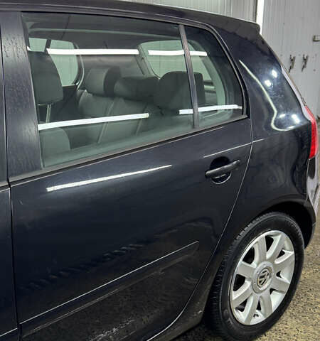 Черный Фольксваген Гольф, объемом двигателя 1.6 л и пробегом 193 тыс. км за 5150 $, фото 4 на Automoto.ua